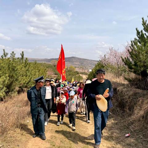 待到山花灿烂时，一起“趣”春游——大庄中心幼儿园开展亲子春游活动