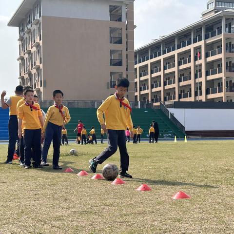 快乐足球 强健体魄-北海外国语实验学校-足球快乐星期三小记