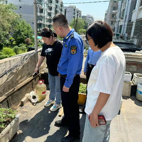 笃工街道北二中路社区开展暖心行动“阳台防水遭破坏，暖心调解化矛盾”