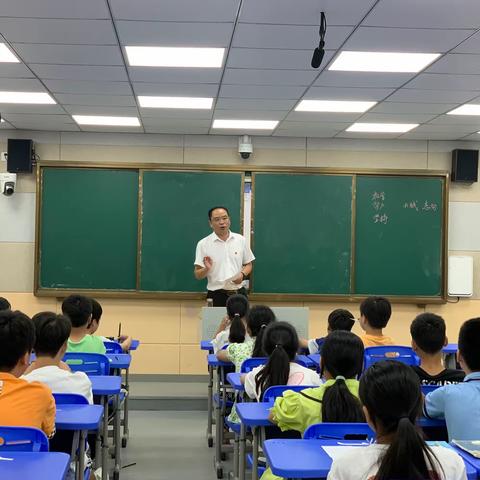 【大抓基层年，我们在行动】惜时奋进正当下 ，不负少年向未来——六年级“校长有约”励志思政课