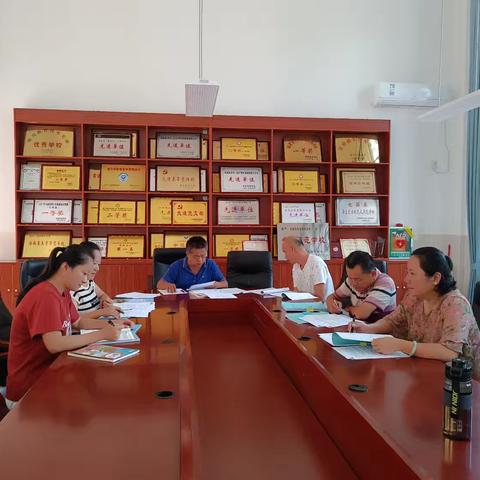 博采众长，凝心聚力——南吕中心小学三年级数学组第一次集体备课