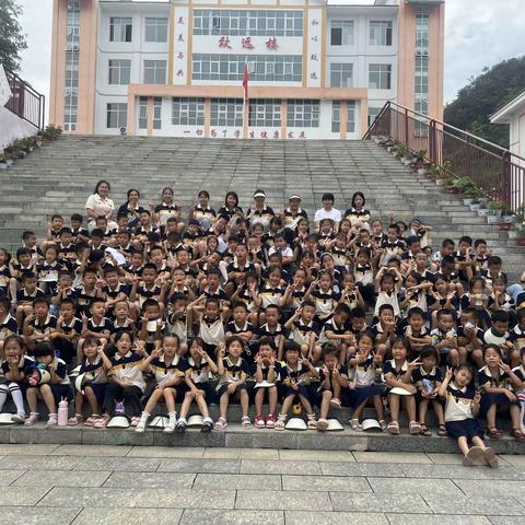 幼小衔接，我们在行动——美娥幼儿园参观小学活动。