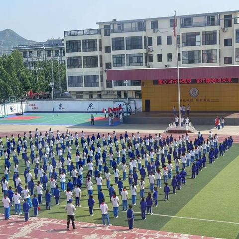 童心向党共筑梦，领巾飘扬向未来——涉县第三实验小学一年级少先队队员入队仪式