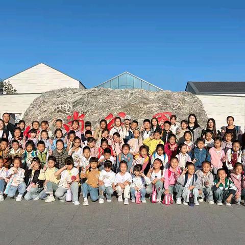 向阳花伴金谷香——经开三小学子解锁丰收里的科技密码