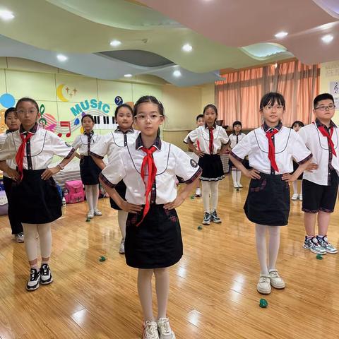 “阳光自信，快乐主持”西安浐灞龙湖小学2022-2023学年度第二学期小主持人兴趣班总结