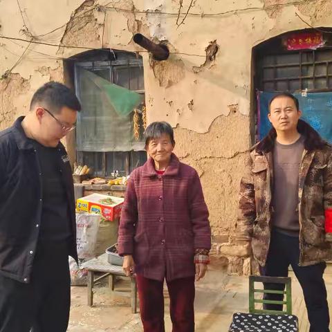 入户走访低保户，脱贫户，真情关怀暖人心
