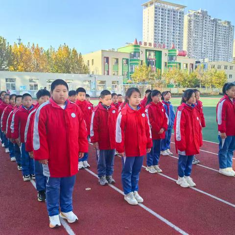 东港路小学四年级（2）班 《爱党、爱国、爱社会主义》主题升旗仪式