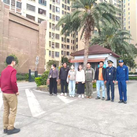 晋美社区联合灵山镇应急办、镇综合行政执法中队、灵山消防站开展住宅小区消防安全专项检查