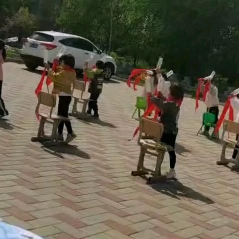 “童心颂祖国，阳光儿童节”——克勒沟镇毛大坝村两委、县统计局驻毛大坝村驻村工作队、克勒沟镇新时代文明实践站、镇总工会走进毛大坝村小学，与孩子们共度儿童节！