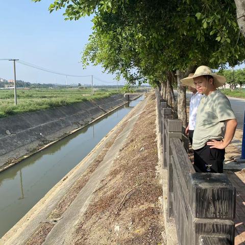 高山镇开展8月“河长日”巡护河活动