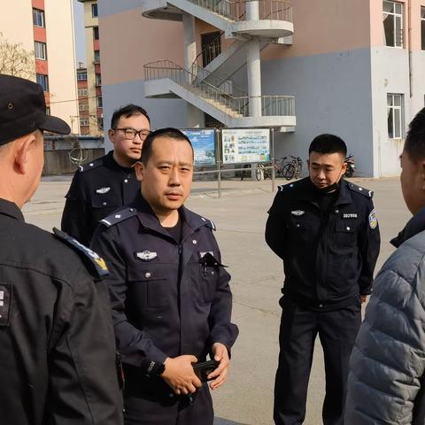 开展校园反恐防暴演练  筑牢校园安全防线  ——鞍山市第三十中学反恐防暴演练活动