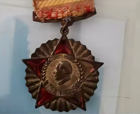 【陈杨寨街道秦阳社区】情系老党员 社区暖人心