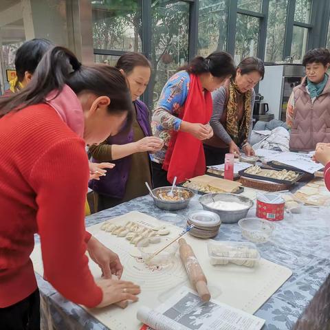 党建引领聚合力  饺子飘香迎冬至--经九路社区开展迎冬至包饺子活动