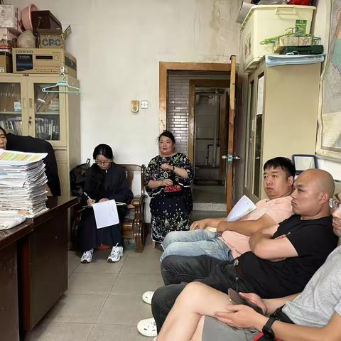 【西一路街道红会社区】召开居民议事会 点亮楼道感应灯