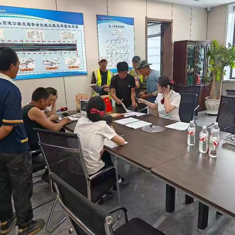 鞍山台安支行上门服务暖人心 金融知识普及护民生 ‍