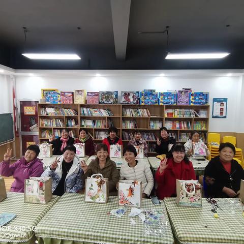 【崇文镇社工站】心系桑榆 温情相伴老年人社交小组活动（第四节）——巧绘手提袋  把爱“袋”回家
