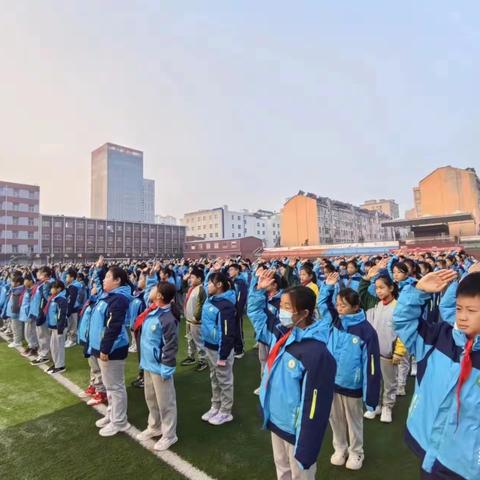 学会感恩 与爱同行—滨城区第二实验小学第十四周升旗仪式纪实