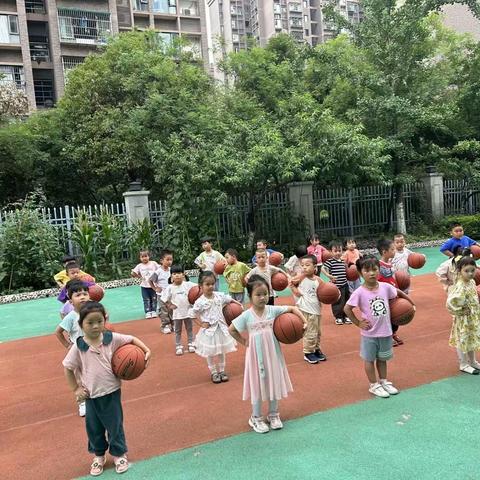 “趣味篮球，快乐成长”———和合一幼中二班初玩篮球🏀