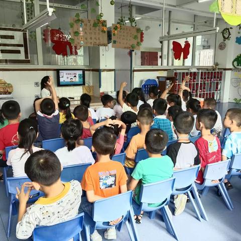 【初探小学，衔接成长--深圳市龙华区博蕾黎光幼儿园幼小衔接活动之参观小学活动】