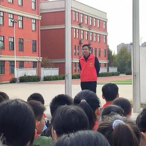 走进消防队  感受消防情——平顶山高新区实验小学参观消防队实践活动