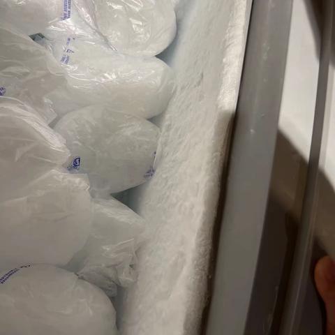 巡场日期：8月16日 巡场区域：金汇店、金三角店 巡场重点：安全（消防、设备、设施、电力）、货架道具 巡场人员：公司后勤装修改造小组