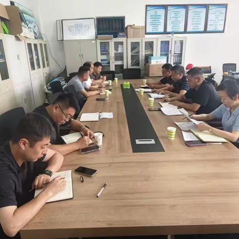 机关第十党支部召开“学文化思想，抓廉政强作风推进项目建设”主题党日活动