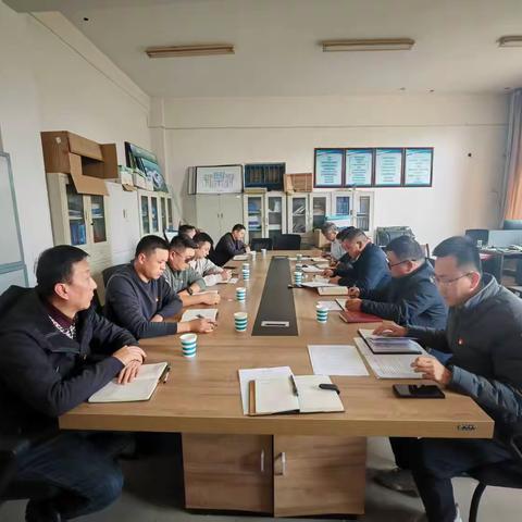 机关第十党支部召开“贯彻四中全会精神，铸牢中华民族共同体意识”主题党日活动