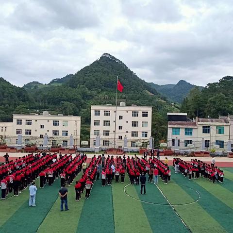 心系安全 警钟常鸣——西畴县新马街小学地震、消防应急疏散演练活动