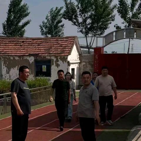 精准指导，五月"之行"——记向城镇盛庄小学业务检查纪实。