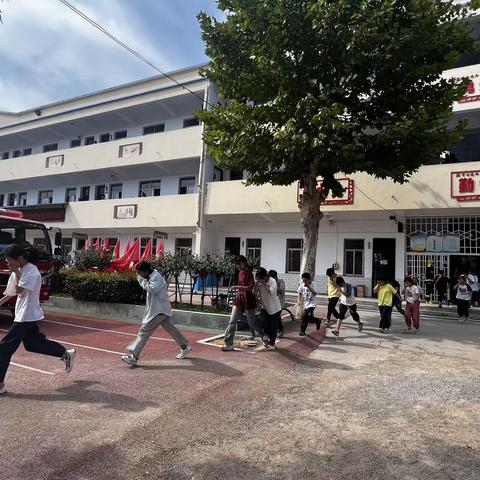 磙子营乡：上好开学第一课 消防安全进校园