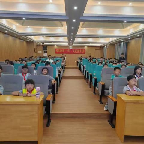 陵水县司法局黎安司法所开展“防范校园欺凌”普法宣传进校园活动