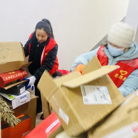 清理楼道杂物，消除安全隐患