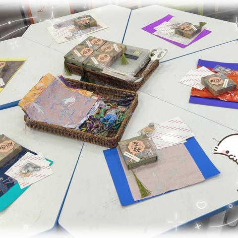 “锦心·拾光”—— 苍霞街道 · 妈妈的手工课 | 非遗宋锦小马挂件创作体验