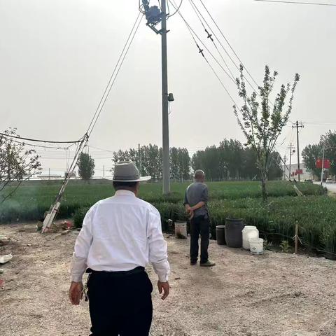 梁家村开展禁毒、铲毒巡查工作