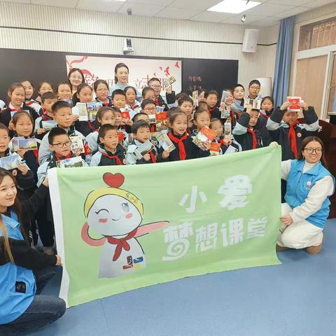 新城区自强路街道航建社区开展“铭记历史立志报国”国家公祭日爱国主义宣讲活动