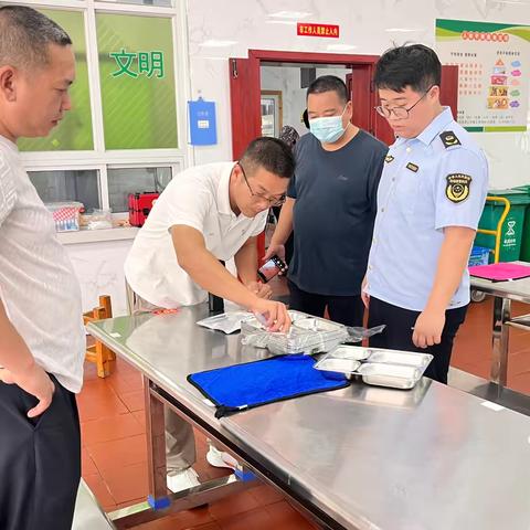 守护学生“舌尖上的安全”——赤岸镇食安办联合市场监管所对辖区内的学校食堂餐具进行抽检