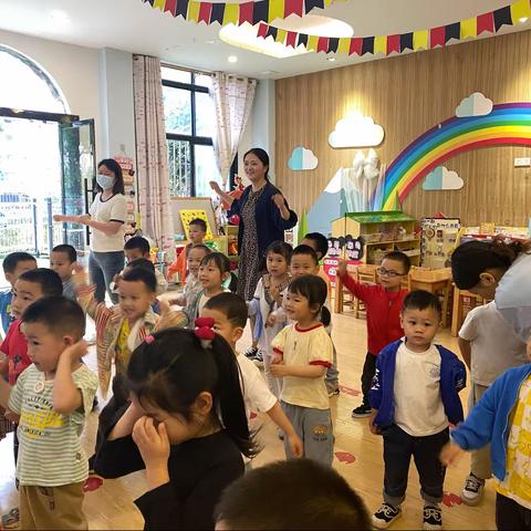 金色童年幼儿园家长开放日 半日助教活动