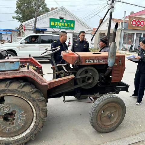 扎兰屯市农牧业执法大队联合多部门开展道路安全检查，为国庆保驾护航！