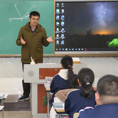 入校指导，点亮科技教育之光 —— 科技副校长随艳峰走入渤海中学