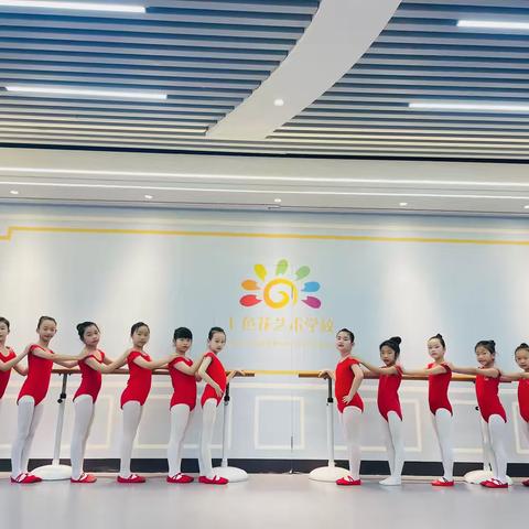 跳💃出精采  舞💃出梦想  三级三班