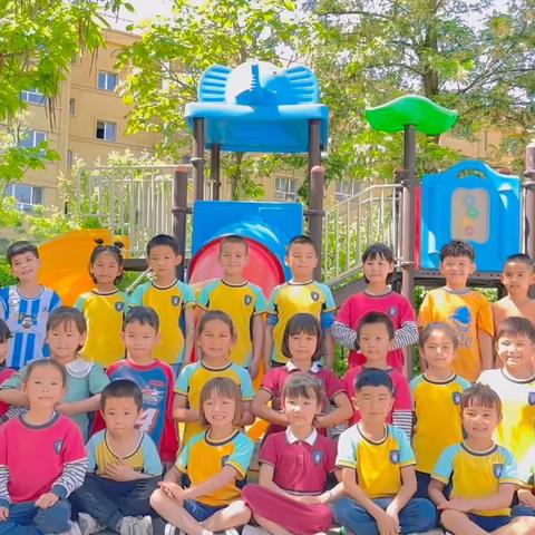 伊宁县弓月新城幼儿园《让爱·点亮星光》大三班小朋友㊗️母亲节快乐👩