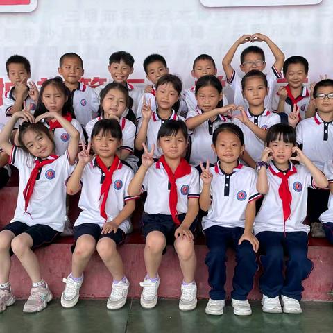 破茧成蝶，舞动未来— —城三校内托管一年级2部