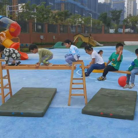 高台幼儿园中三班自主游戏—有趣的攀爬