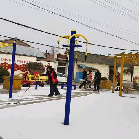 清理积雪 ，传递服务温度