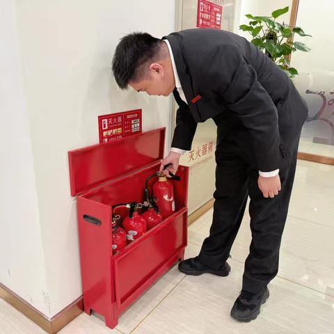 亚运村中航油支行做好"两会"期间消保及相关工作
