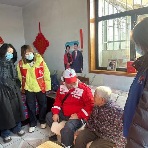 暖冬送医上门，守护老人健康