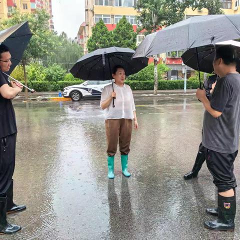 “闻‘汛’而动 风雨守护” 静水园社区全力做好防汛守护工作