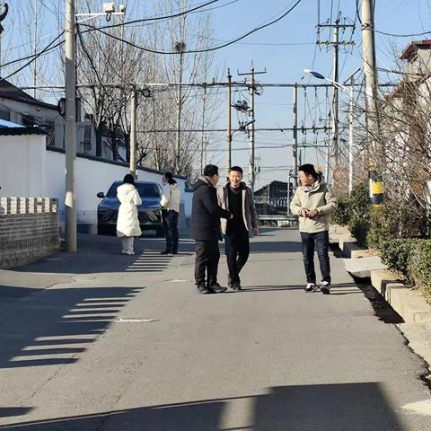 水务局领导来村走访慰问困难群众