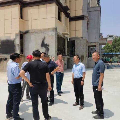 烈日之下显担当、昼夜奋战保民生