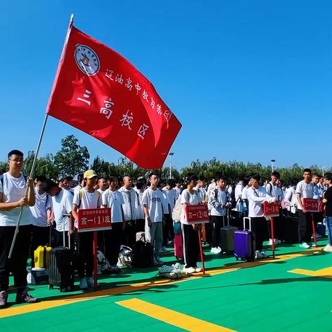 凝聚强军力量  激荡青春华章